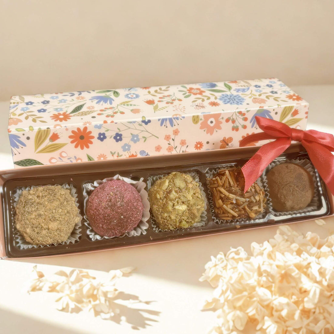Flowered box of 5 artisan chocolate truffles, Mother's Day gift.